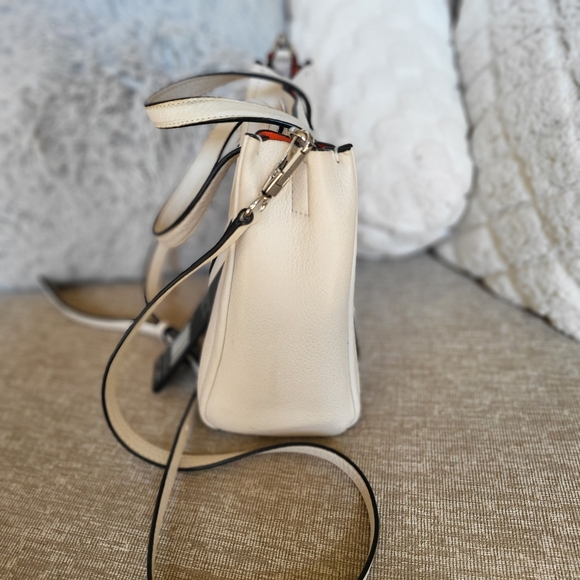 Marc Jacobs Pebbled Leather The Tag Crossbody Bag Off White Magnetic Closure - Picture 5 of 15